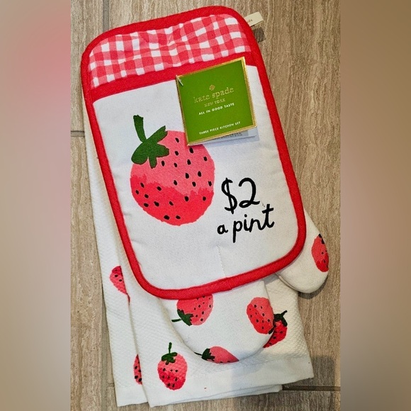 ๐๐ KATE SPADE ๐๐ 3pc Kitchen set Towel and 2 oven mits โผ๏ธ - Picture 1 of 1
